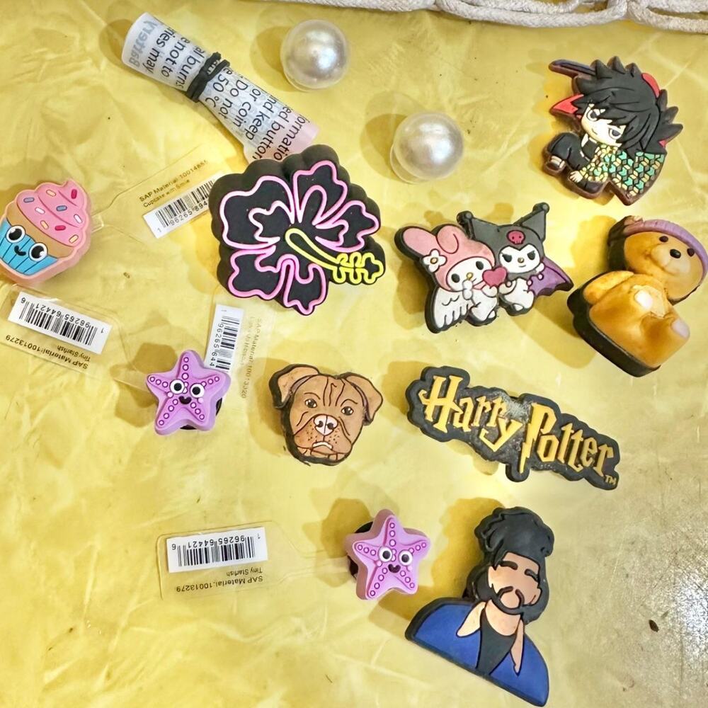 Lot of 11 croc charms! Everything shown, NOT selling anything separately!